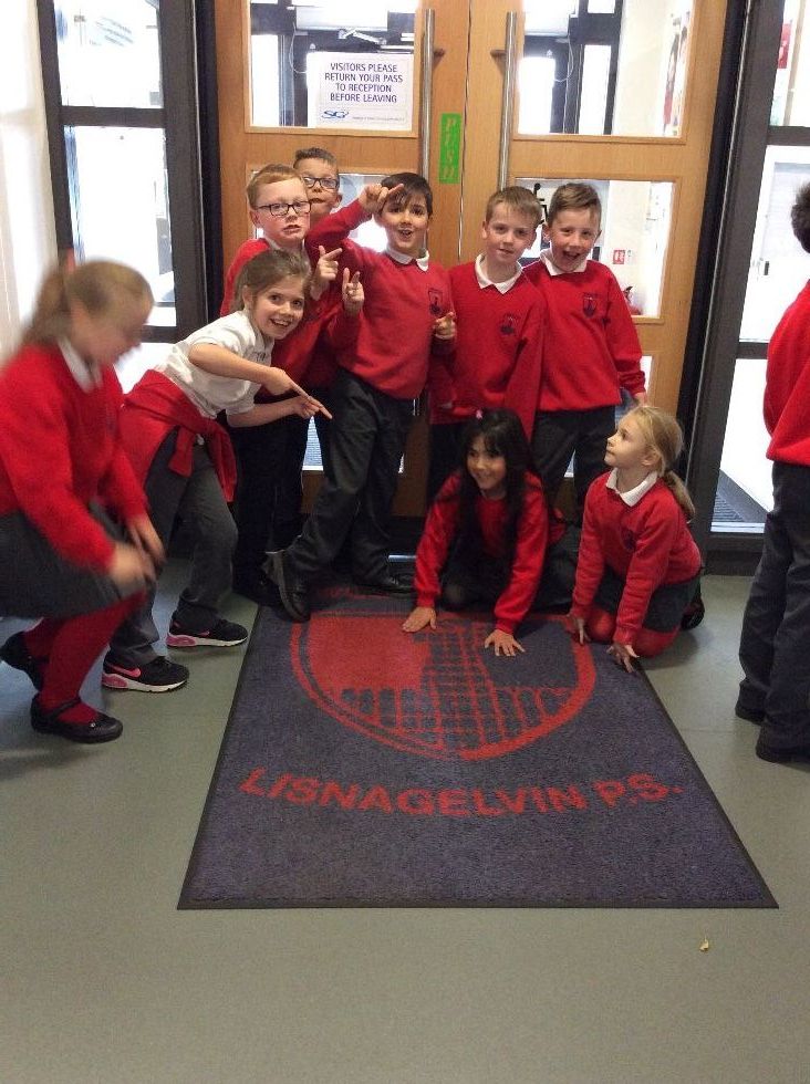 P4 Play 'School Crest' Detectives!